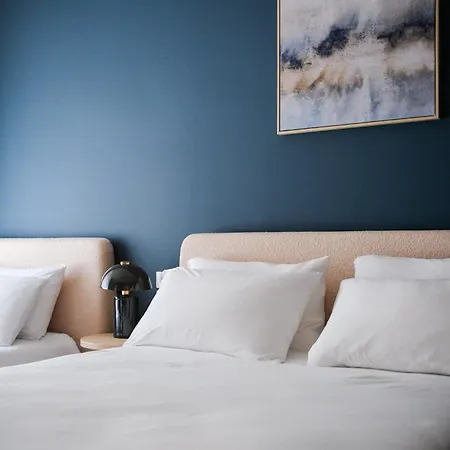 Garden Triple - 3 Min Walk To Benina Express アパート *